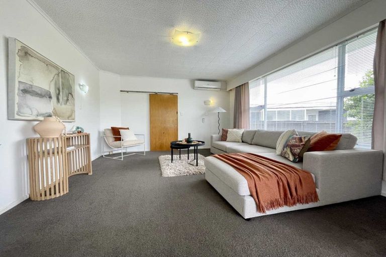 Photo of property in 15 Kensington Place, Fairfield, Hamilton, 3214