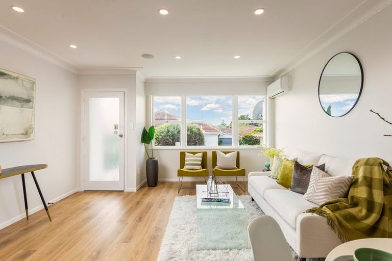 Photo of property in 2/69 Coronation Road, Papatoetoe, Auckland, 2025