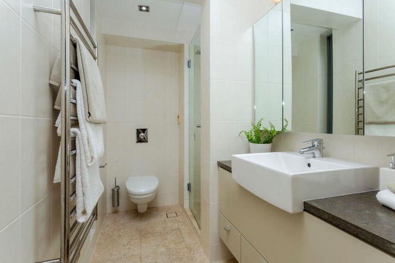 Photo of property in 15 Lake View Road, Takapuna, Auckland, 0622