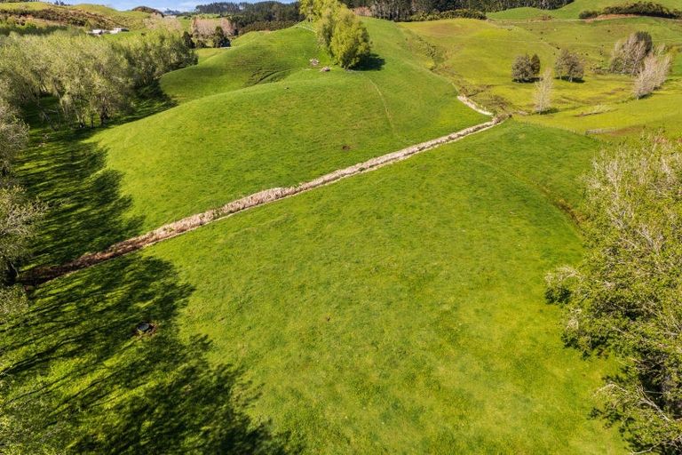 Photo of property in 873 Croydon Road, Te Popo, Stratford, 4394
