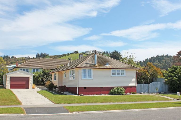 Photo of property in 2 Mclean Street, Oamaru North, Oamaru, 9400