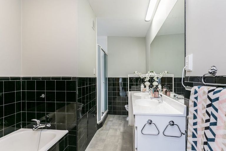 Photo of property in 44 Monaghan Avenue, Karori, Wellington, 6012