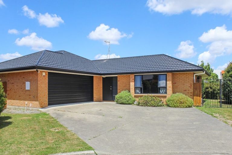 Photo of property in 22 Liberty Grove, Kelvin Grove, Palmerston North, 4414