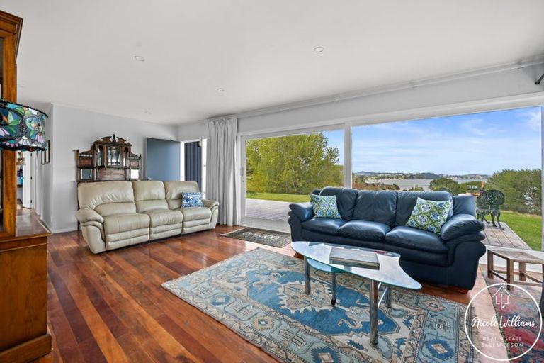 Photo of property in 275 Metcalfe Road, Matakohe, 0593