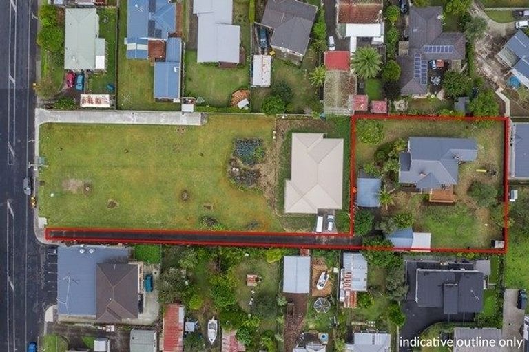 Photo of property in 14 Wallace Road, Mangere Bridge, Auckland, 2022