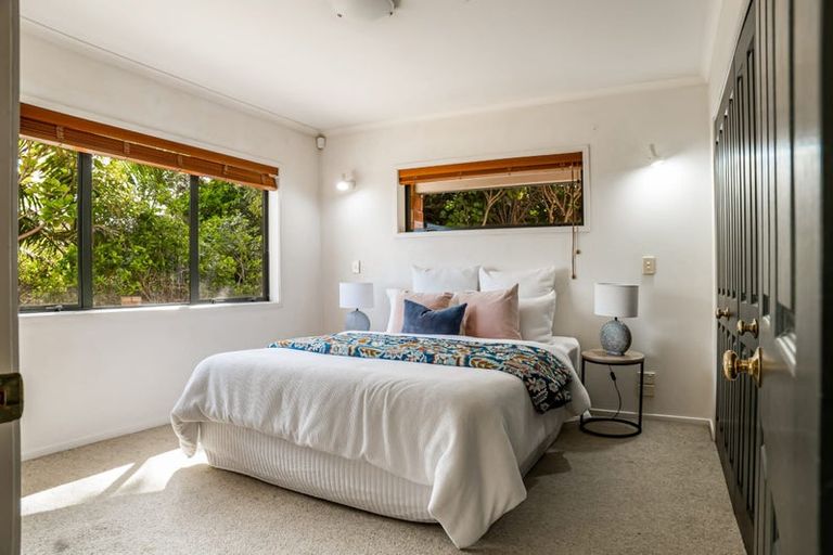 Photo of property in 65 Roberts Road, Matakatia, Whangaparaoa, 0930