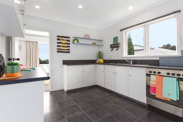 Photo of property in 129 Conclusion Street, Ascot Park, Porirua, 5024