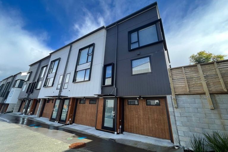 Photo of property in 41 Ara Mara Hua, Henderson, Auckland, 0612