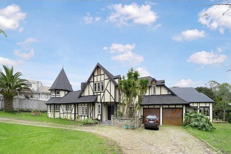 Photo of property in 68 Kaurilands Road, Titirangi, Auckland, 0604