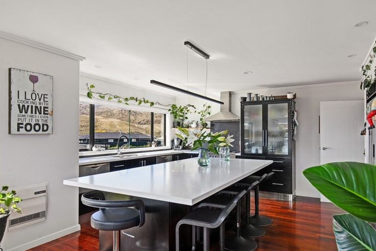 Photo of property in 25 Ethereal Crescent, Mount Pisa, Cromwell, 9383