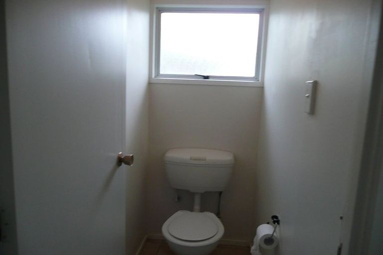 Photo of property in 9 Silverstone Place, Henderson, Auckland, 0612