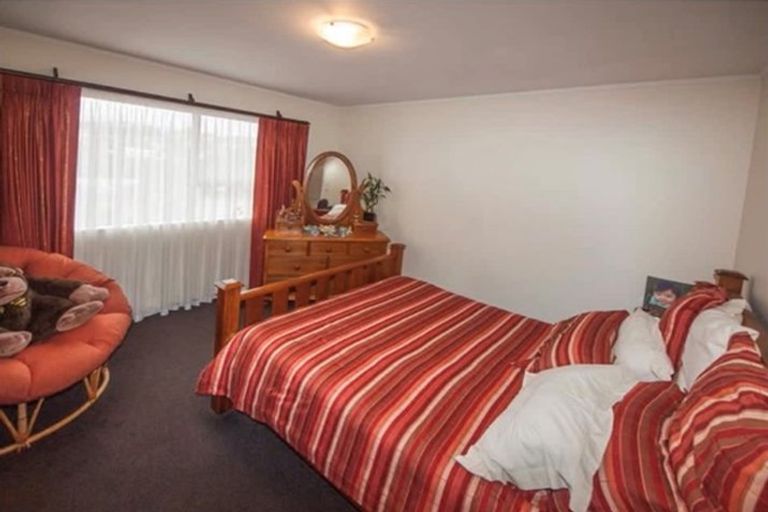 Photo of property in 15 Halswater Drive, Churton Park, Wellington, 6037