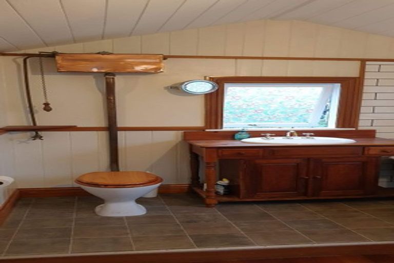 Photo of property in 100 Fox Street, Featherston, 5710