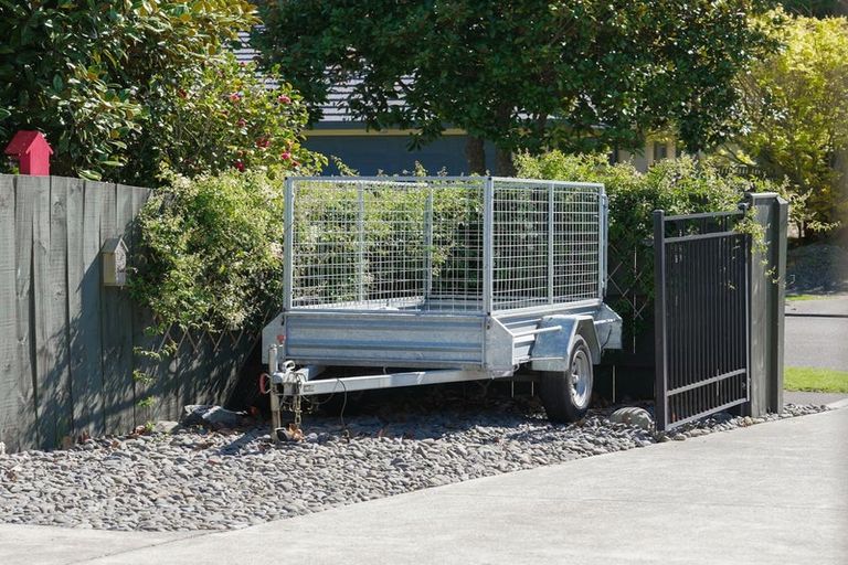 Photo of property in 3 Leanne Way, Waikanae Beach, Waikanae, 5036