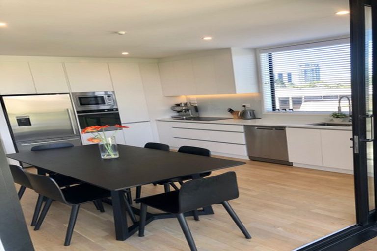 Photo of property in 105/8a Lake Pupuke Drive, Takapuna, Auckland, 0622