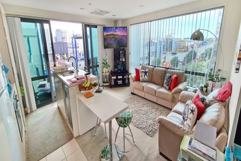 Photo of property in The Docks Apartments, 321/6 Dockside Lane, Auckland Central, Auckland, 1010