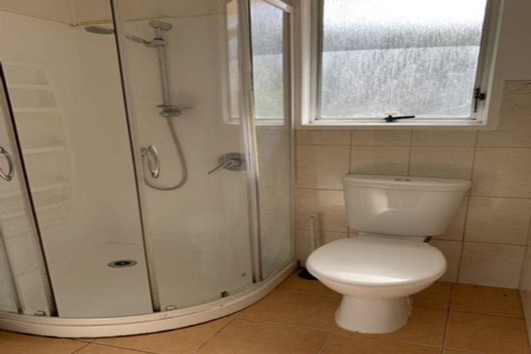 Photo of property in 7 Mcquoid Place, Glenfield, Auckland, 0629