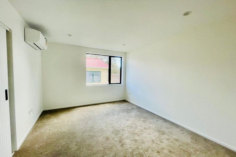 Photo of property in 9c Rountree Place, Conifer Grove, Takanini, 2112