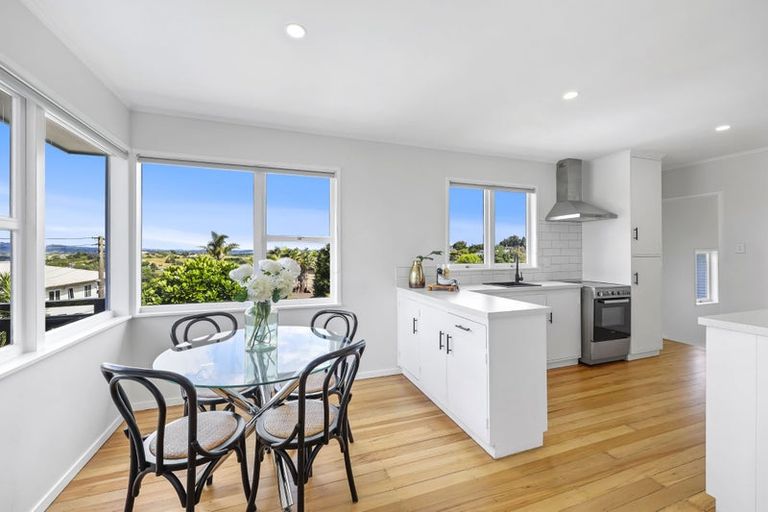 Photo of property in 109 Sandspit Road, Shelly Park, Auckland, 2014