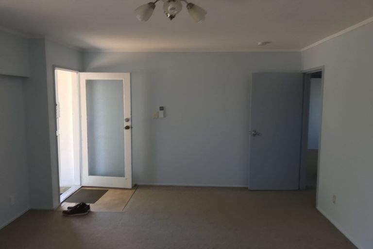 Photo of property in 2/1 Leigh Terrace, Bayview, Auckland, 0629