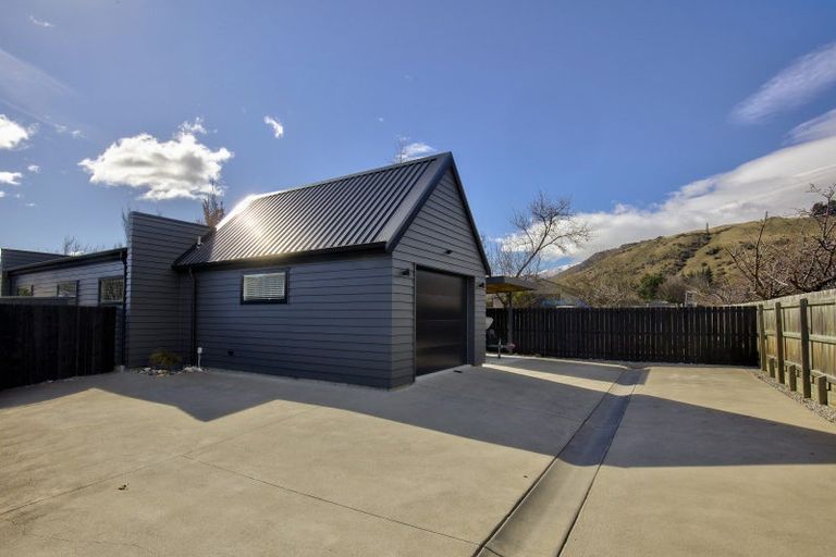Photo of property in 11 Red Cottage Drive, Lake Hayes, Queenstown, 9304