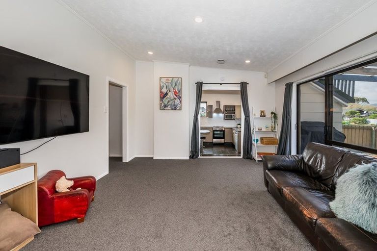 Photo of property in 50 Walton Road, Paraparaumu Beach, Paraparaumu, 5032