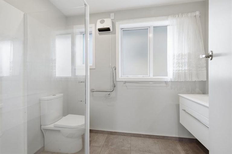 Photo of property in 2/154 Warren Crescent, Hillmorton, Christchurch, 8025