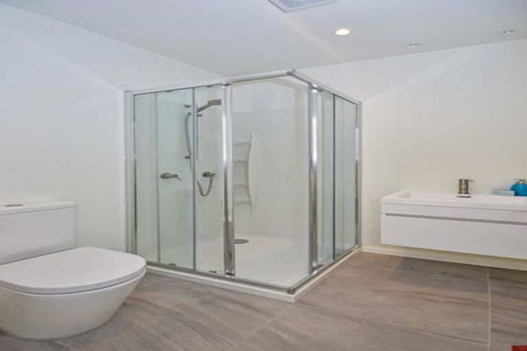 Photo of property in 22 Tapuwae Way, Mangere Bridge, Auckland, 2022