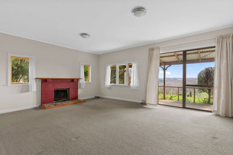 Photo of property in 950 Oneriri Road, Kaiwaka, 0573