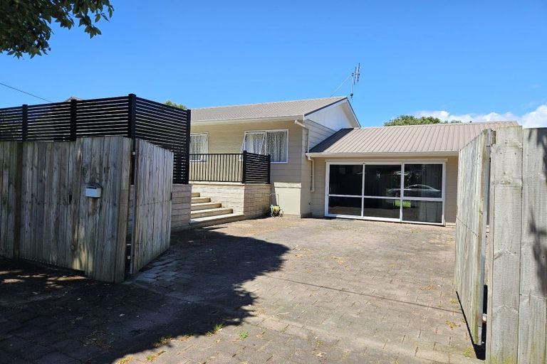 Photo of property in 17 Brandon Road, Manly, Whangaparaoa, 0930