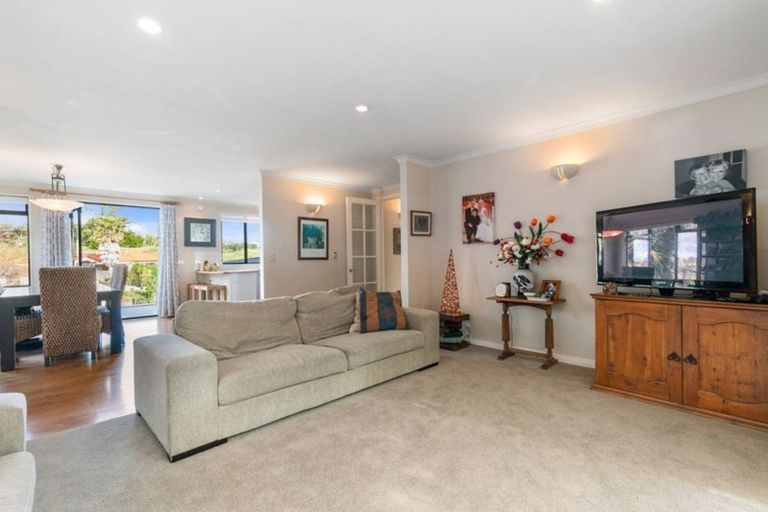 Photo of property in 39 Regency Park Drive, Gulf Harbour, Whangaparaoa, 0930