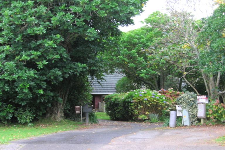 Photo of property in 1 Kohekohe Road, Waikanae, 5036