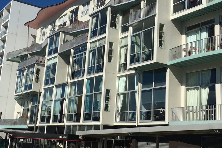 Photo of property in Qba Apartments, 1h/51 Webb Street, Mount Cook, Wellington, 6011