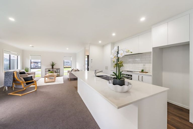 Photo of property in 34 Castletown Street, Wallaceville, Upper Hutt, 5018