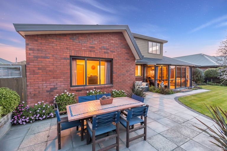 Photo of property in 19 Tivoli Place, Bishopdale, Christchurch, 8053