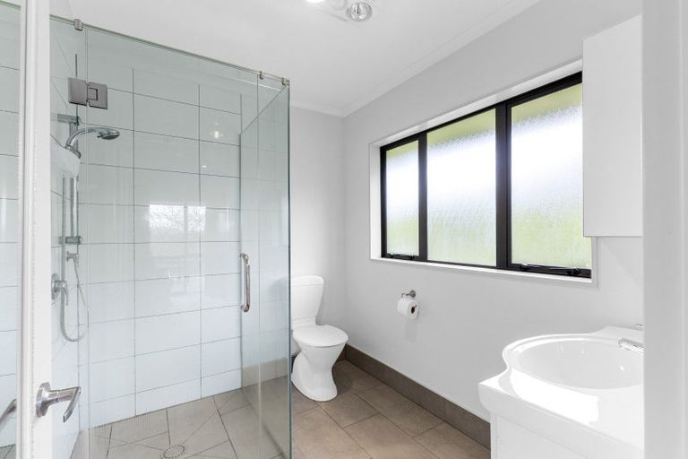 Photo of property in 29 Johnstone Drive, Fitzherbert, Palmerston North, 4410