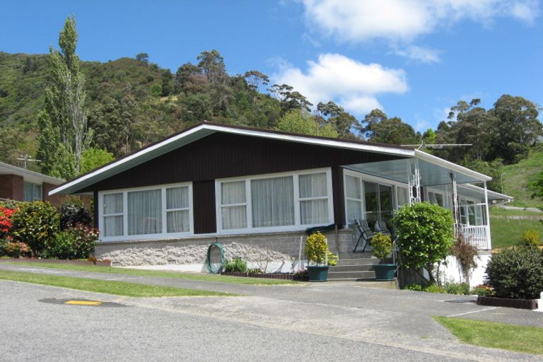 Photo of property in 19 Seaview Crescent, Picton, 7220