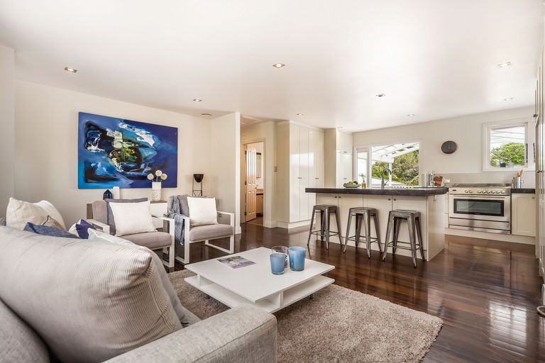 Photo of property in 13 Amberley Avenue, Te Atatu South, Auckland, 0610