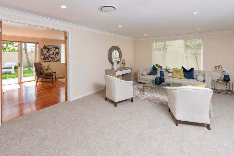 Photo of property in 13 Haven Crest, Somerville, Auckland, 2014