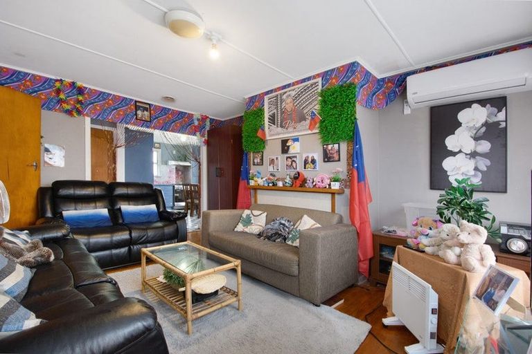 Photo of property in 63 Hepburn Road, Glendene, Auckland, 0602