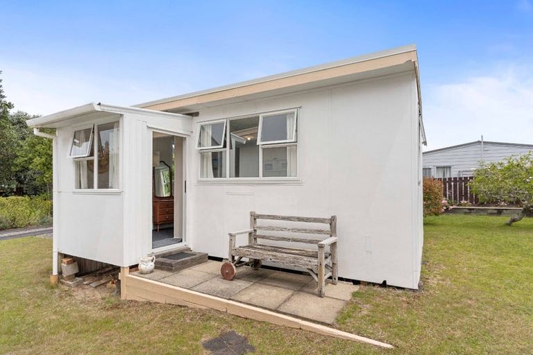 Photo of property in 419 Linton Crescent, Whangamata, 3620