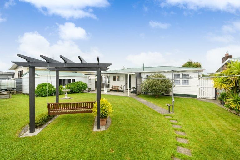 Photo of property in 12 Dewe Avenue, Feilding, 4702