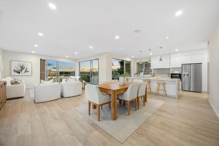 Photo of property in 7 Bounty Road, Long Bay, Auckland, 0630