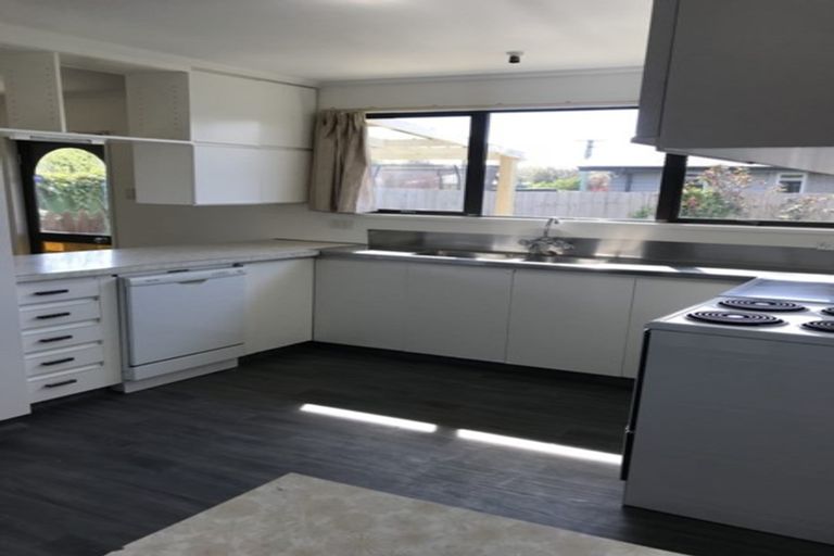 Photo of property in 2a Barclay Place, Burwood, Christchurch, 8061