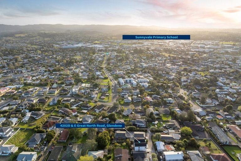 Photo of property in 4202d Great North Road, Glendene, Auckland, 0602