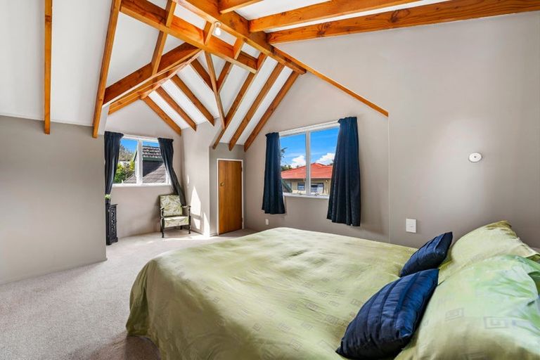 Photo of property in 2/30 Lagoon Way, West Harbour, Auckland, 0618