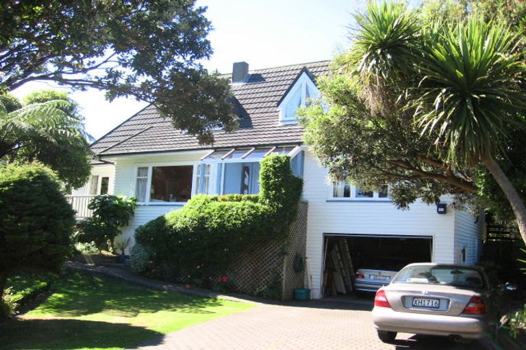 Photo of property in 25 Nicholson Road, Khandallah, Wellington, 6035