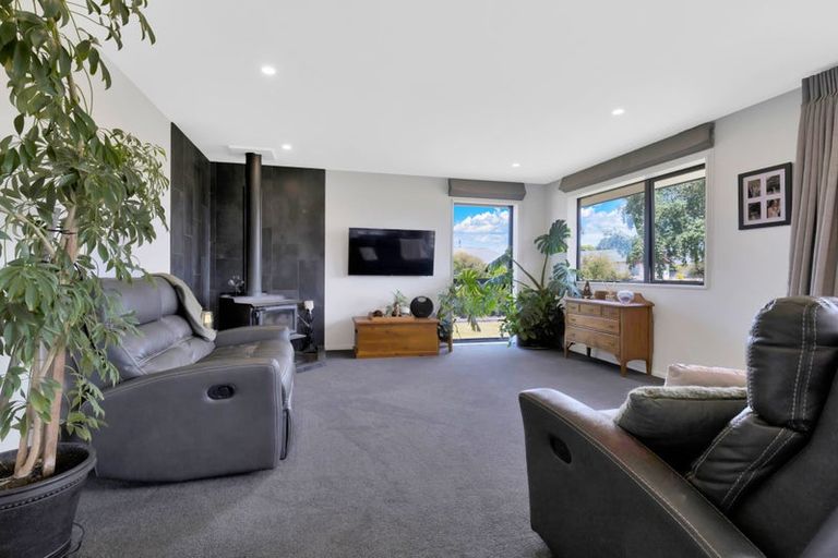 Photo of property in 33 Seadown Crescent, Amberley, 7410