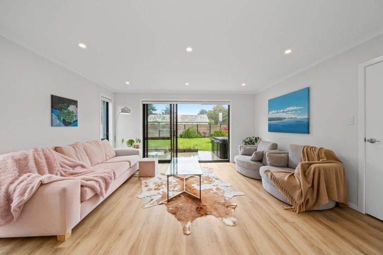 Photo of property in 17 Reakes Crescent, Wallaceville, Upper Hutt, 5018