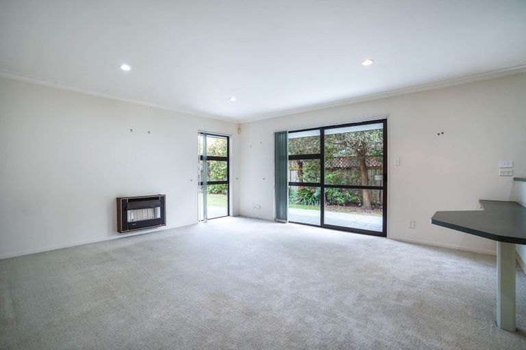 Photo of property in 9 Balcairn Place, Terrace End, Palmerston North, 4410